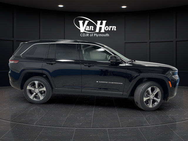 New 2026 Jeep Grand Cherokee Limited w/ Luxury Tech Group II AWD/4WD image 2