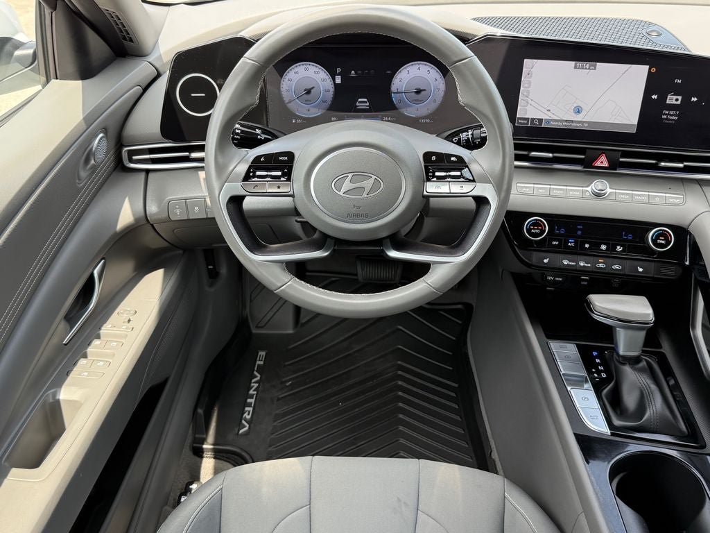 Used 2024 Hyundai Elantra SEL w/ Convenience Package FWD image 16