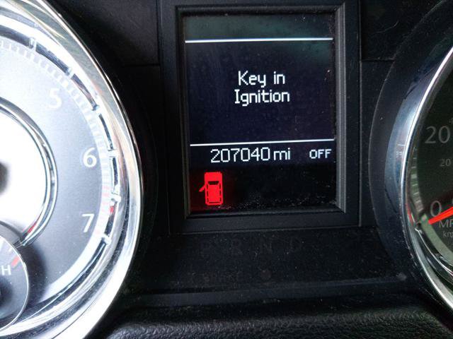 Used 2011 Chrysler Town & Country Touring-L w/ Entertainment Group #2 FWD image 12