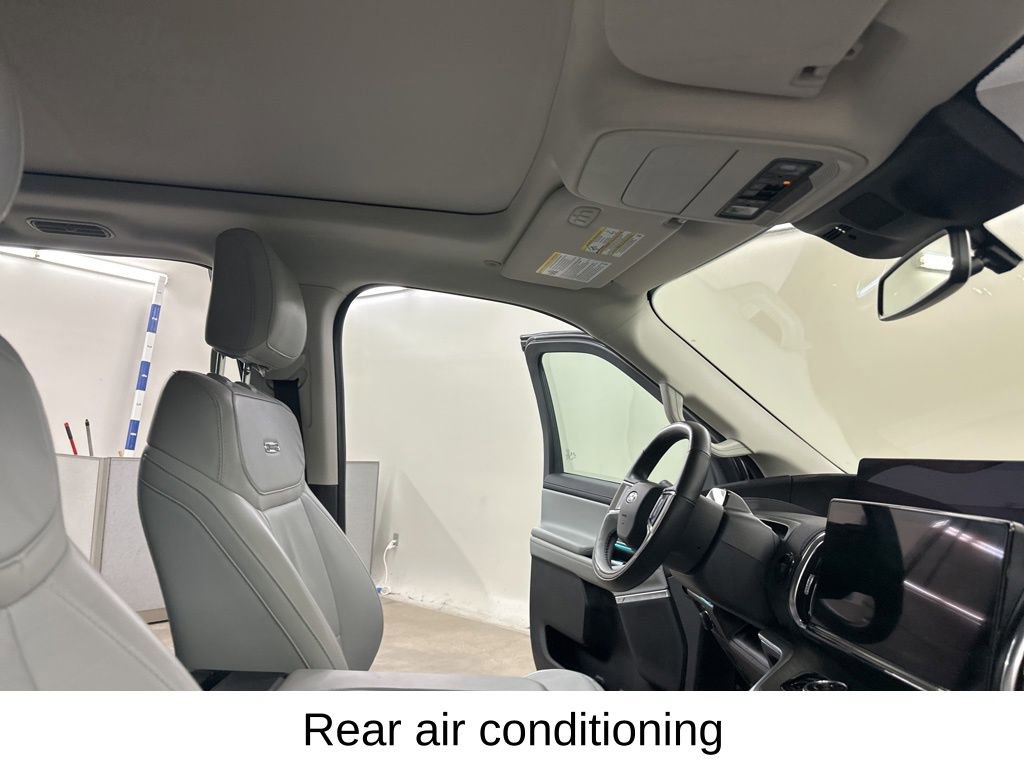 Used 2025 Ford Expedition Platinum image 22