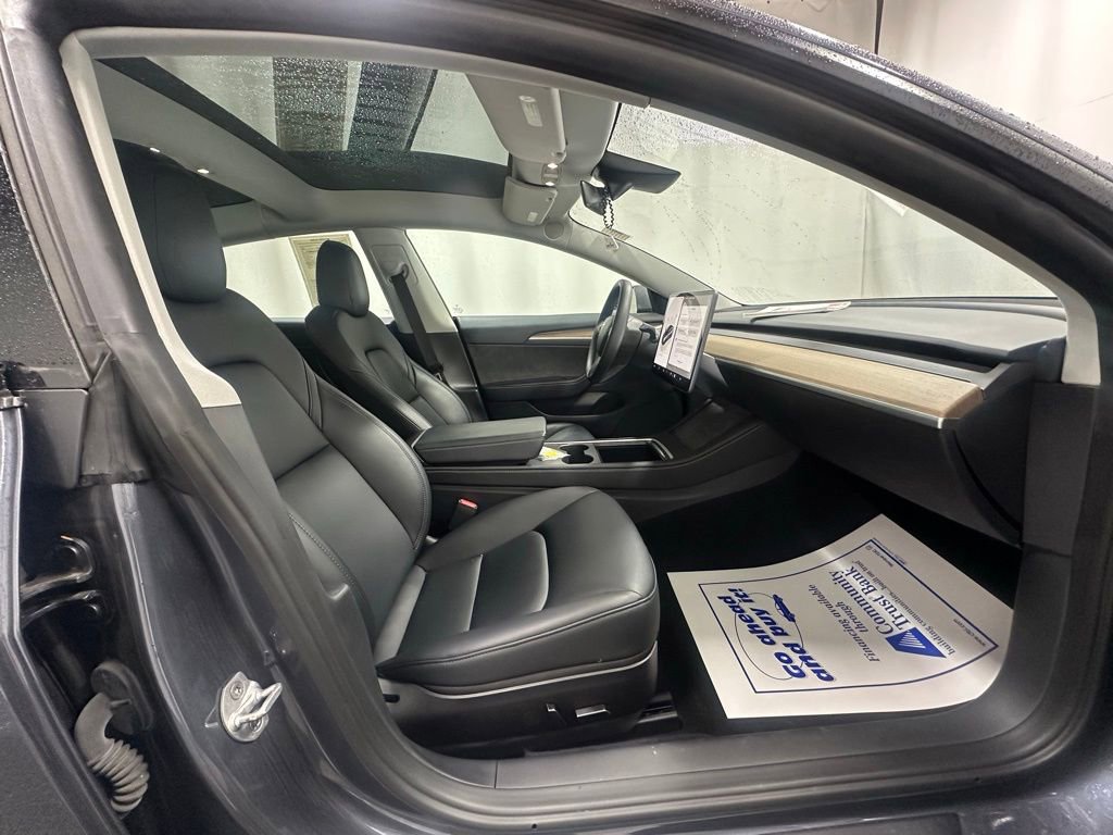 Used 2023 Tesla Model 3 Standard Range image 17