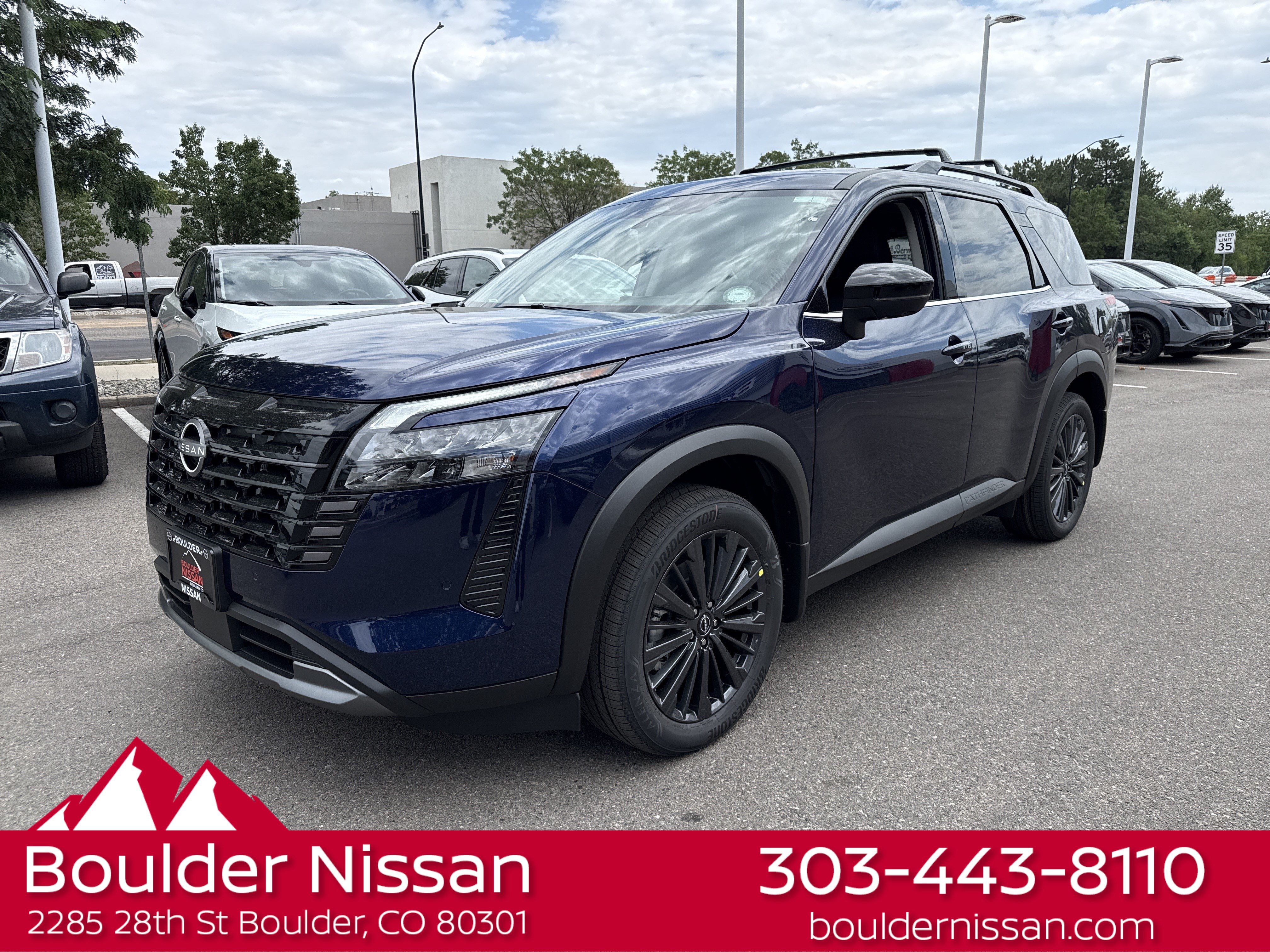 New 2026 Nissan Pathfinder SL w/ SL Premium Package AWD/4WD image 3