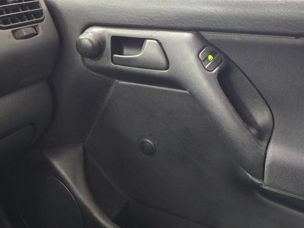 Used 1996 Volkswagen Golf GL FWD image 91