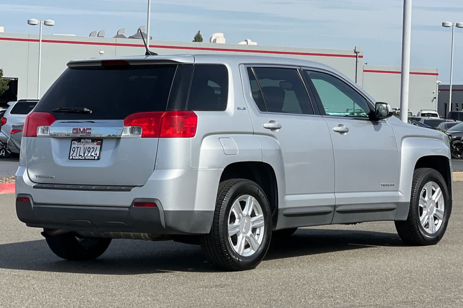 Used 2014 GMC Terrain SLE FWD image 2