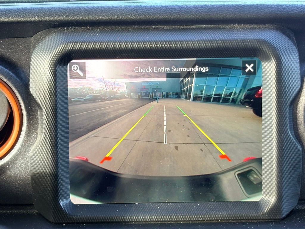 Used 2023 Jeep Gladiator Mojave w/ Cold Weather Group image 22