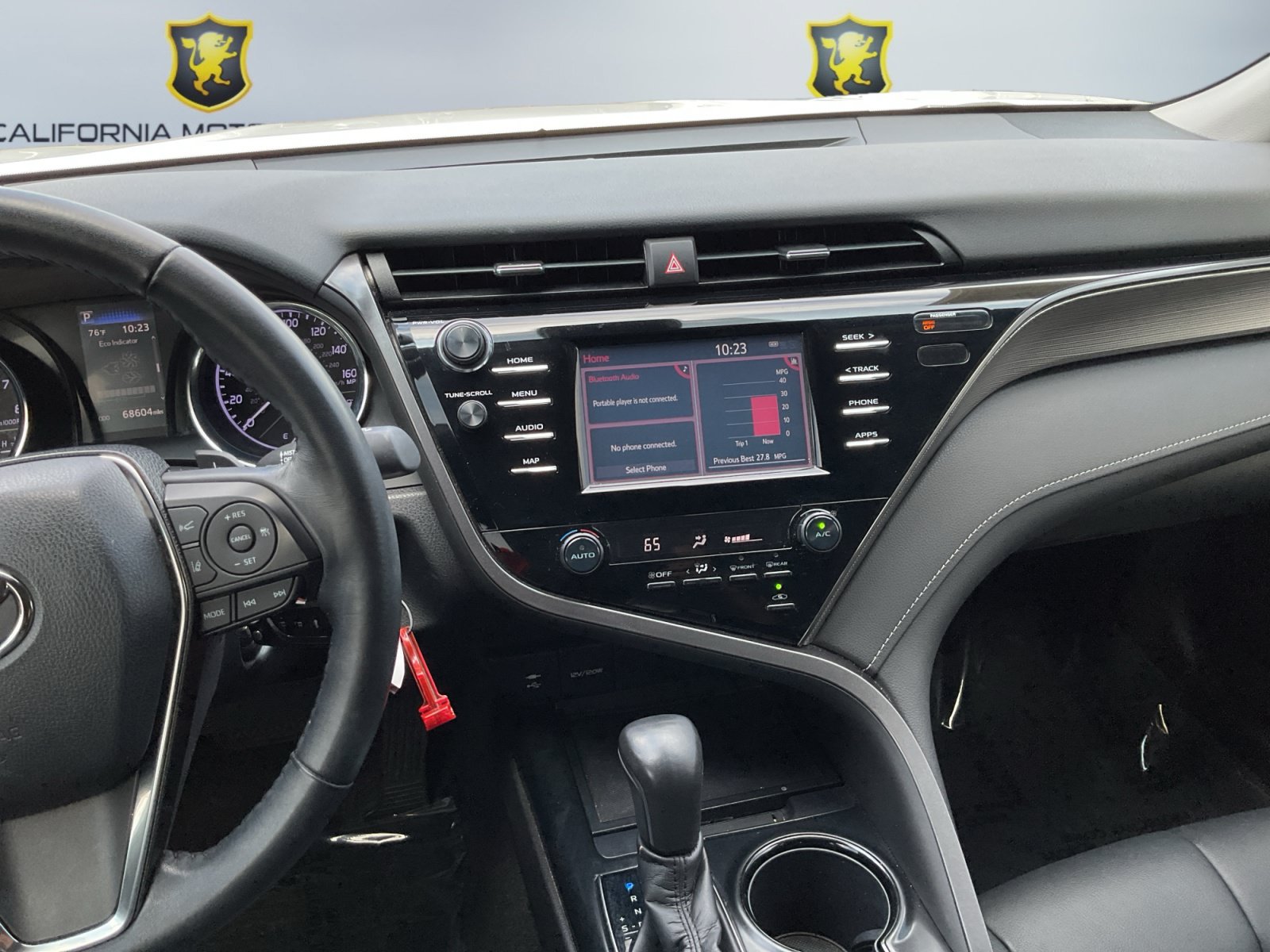 Used 2019 Toyota Camry SE FWD image 13