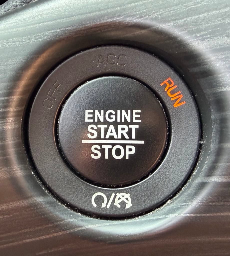 Used 2019 Jeep Grand Cherokee Limited AWD/4WD image 19