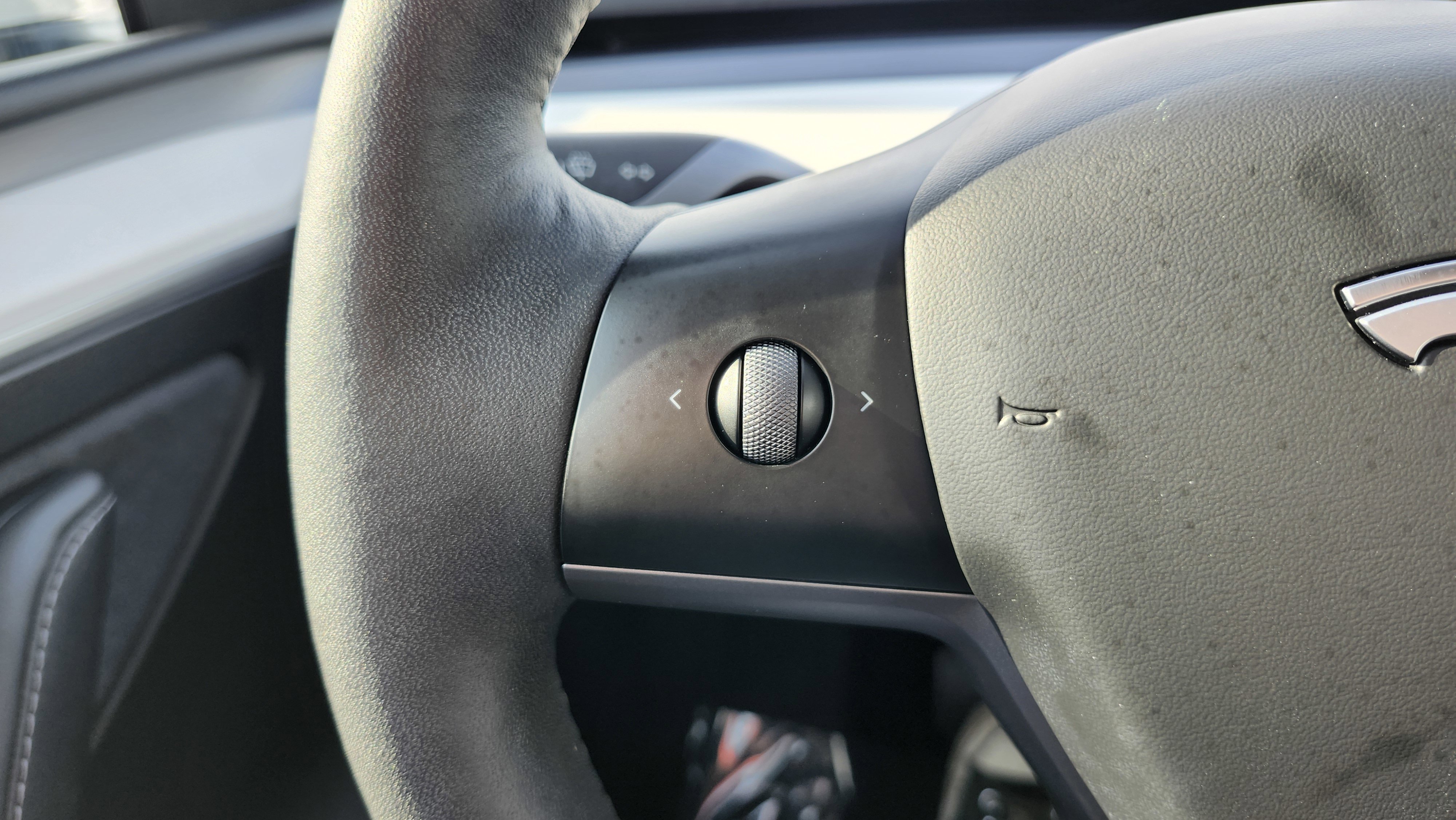 Used 2023 Tesla Model Y Long Range image 36