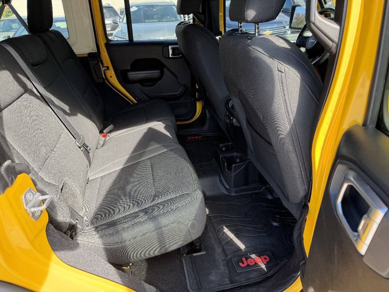 Used 2018 Jeep Wrangler Unlimited Sport S AWD/4WD image 12