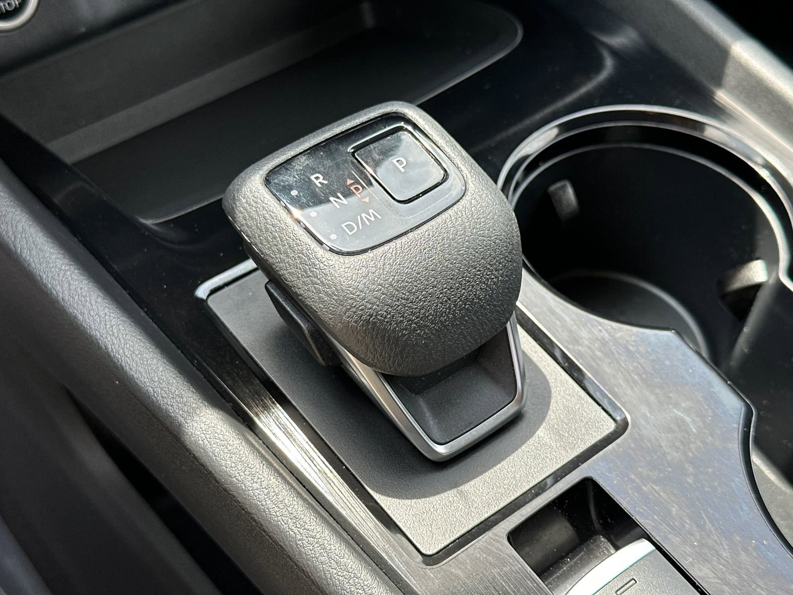 Used 2023 Nissan Rogue SV image 31