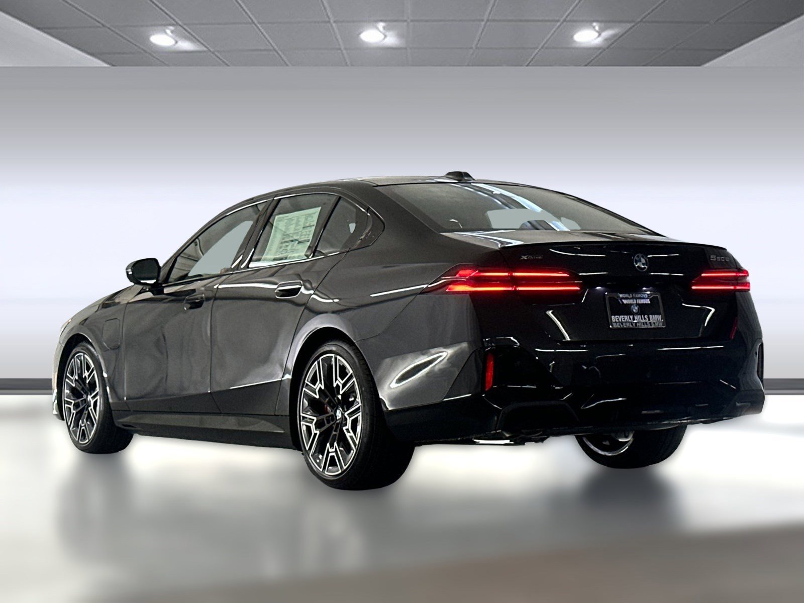 New 2026 BMW 550e xDrive w/ Premium Package image 3