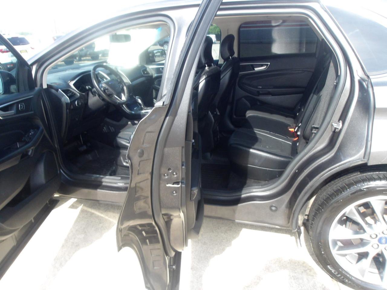 Used 2015 Ford Edge Titanium w/ Equipment Group 301A FWD image 15