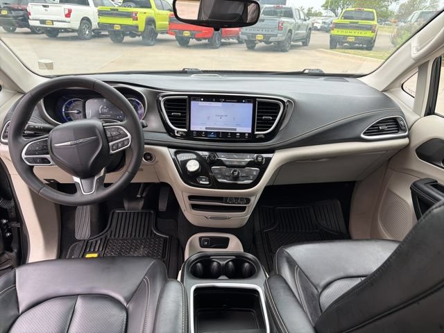 Used 2024 Chrysler Pacifica Limited FWD image 10