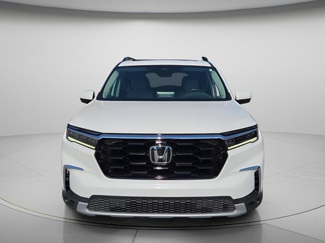 Used 2023 Honda Pilot Touring image 4