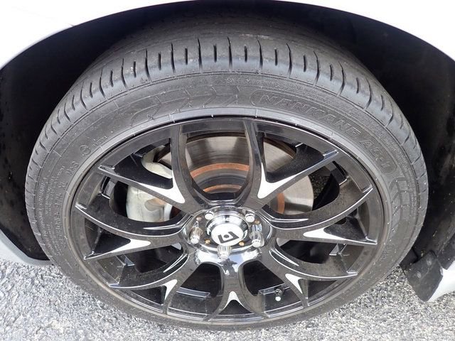 Used 2010 Nissan 370Z Roadster RWD image 10