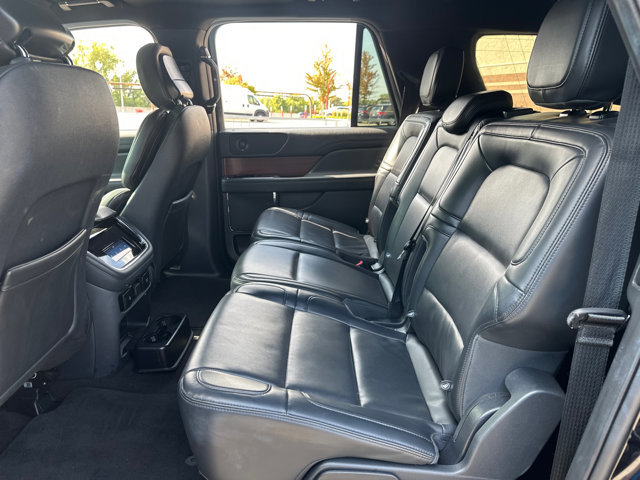 Used 2024 Lincoln Navigator L 4WD image 31