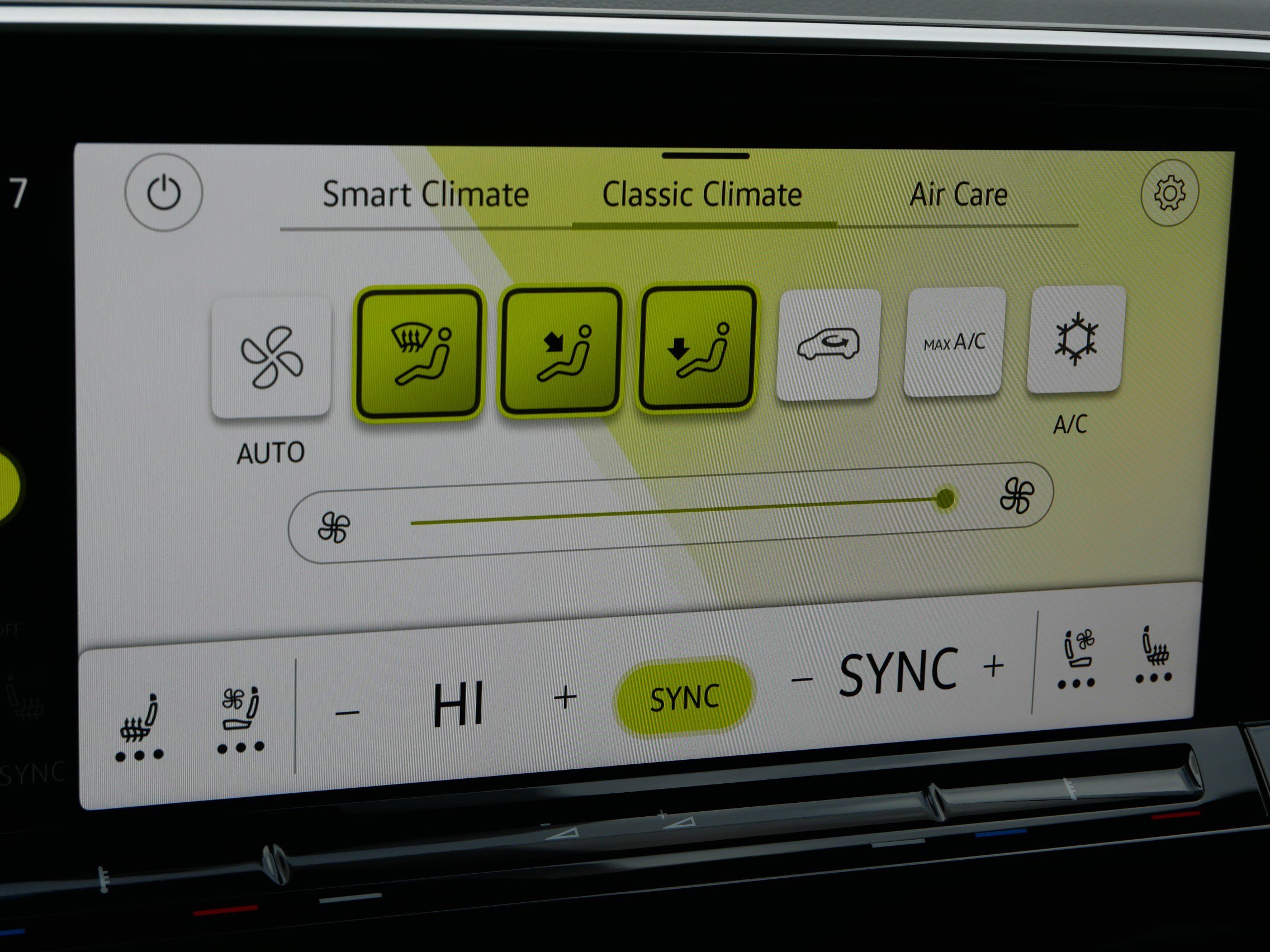 Certified 2025 Volkswagen Atlas Cross Sport SEL Premium R-Line image 23