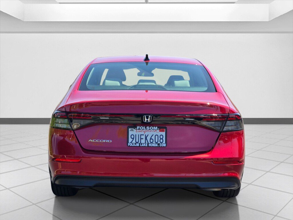 Certified 2025 Honda Accord SE image 6