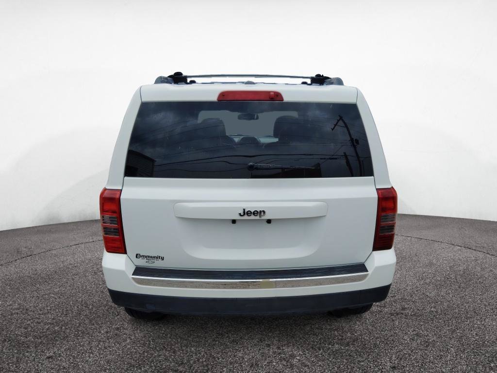 Used 2014 Jeep Patriot Latitude w/ Freedom Edition Package FWD image 6