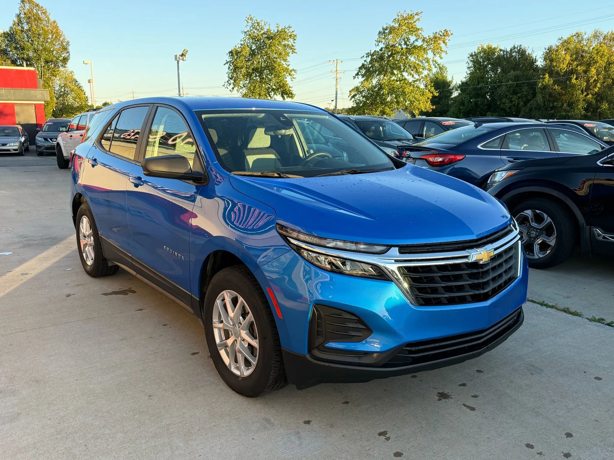 Used 2024 Chevrolet Equinox LS w/ LS Convenience Package AWD/4WD image 2