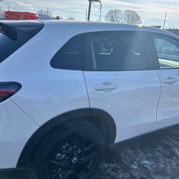 Used 2025 Honda HR-V Sport image 11