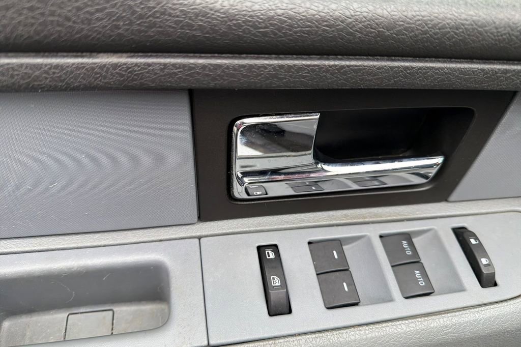 Used 2014 Ford F150 XLT w/ XLT Chrome Package image 10