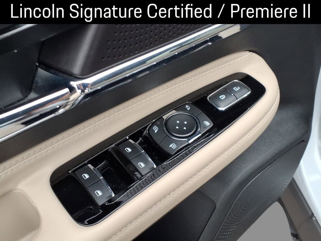Used 2025 Lincoln Corsair FWD w/ Equipment Group 101A image 17