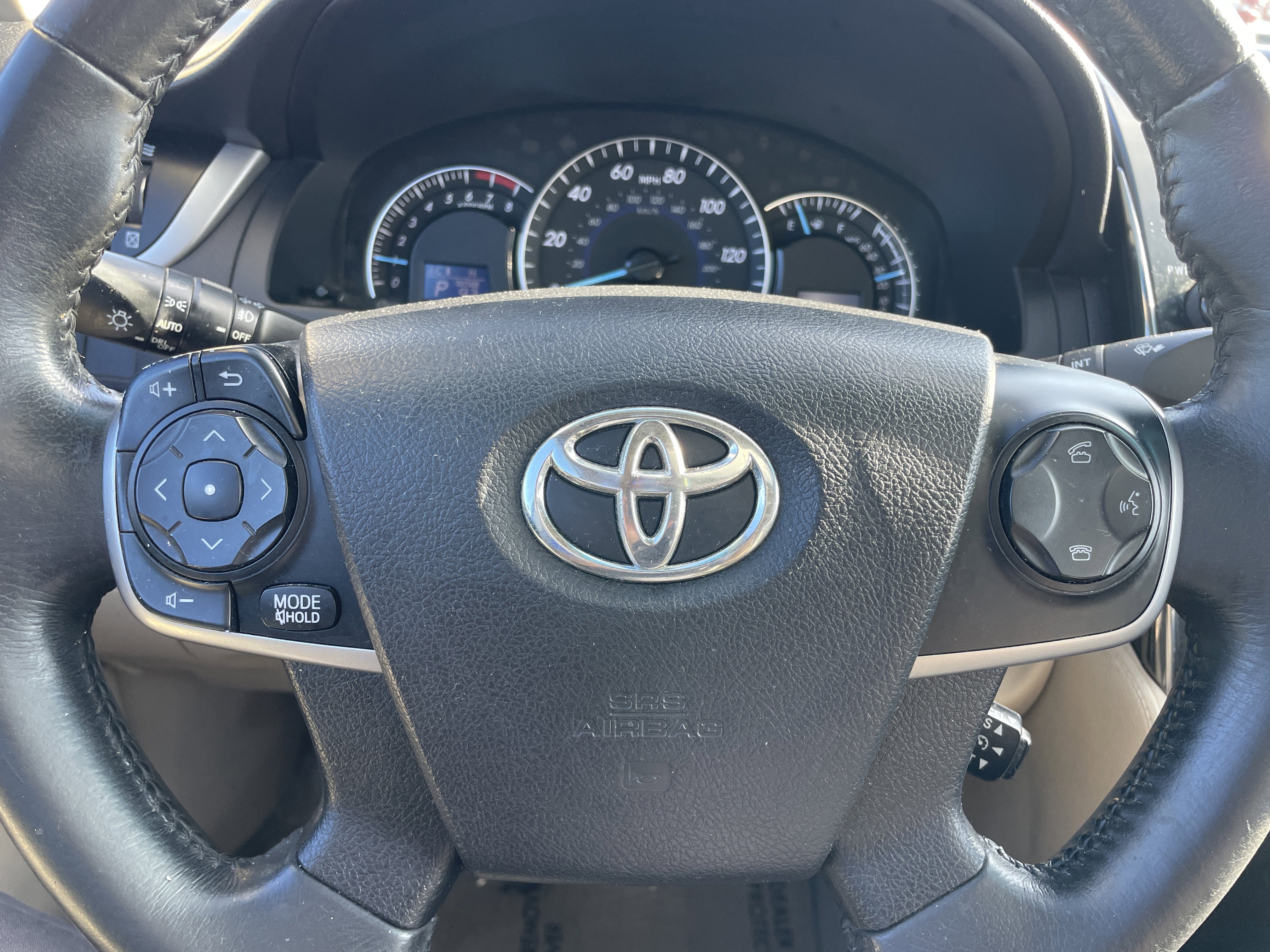 Used 2014 Toyota Camry XLE image 19