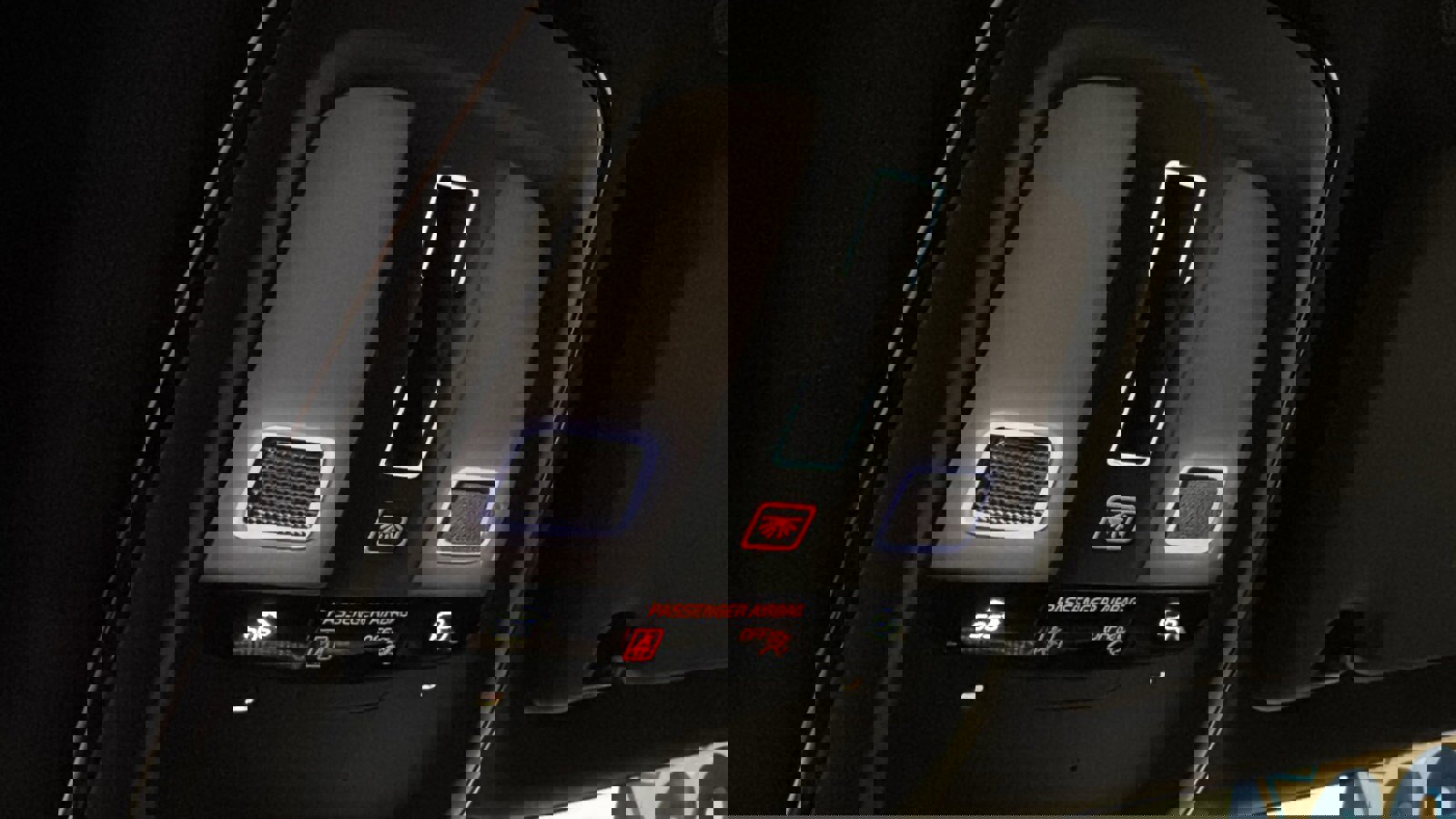 Used 2023 Volvo XC40 B5 Ultimate w/ Climate Package image 20