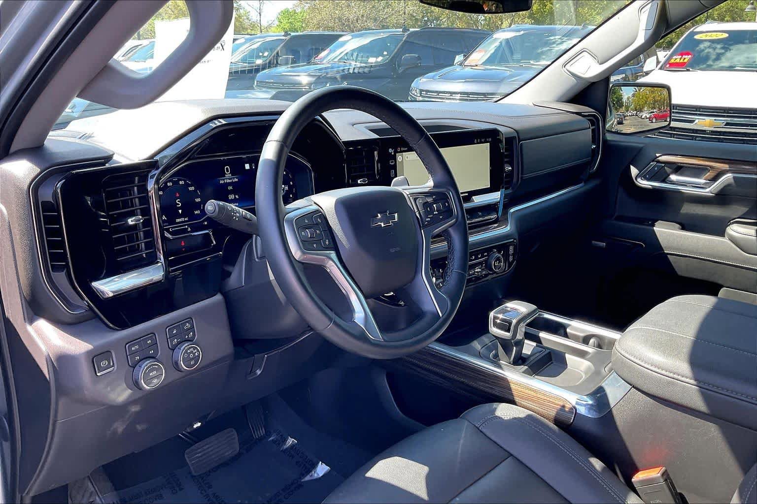 Certified 2023 Chevrolet Silverado 1500 LT Trail Boss w/ LT Trail Boss Premium Package AWD/4WD image 14
