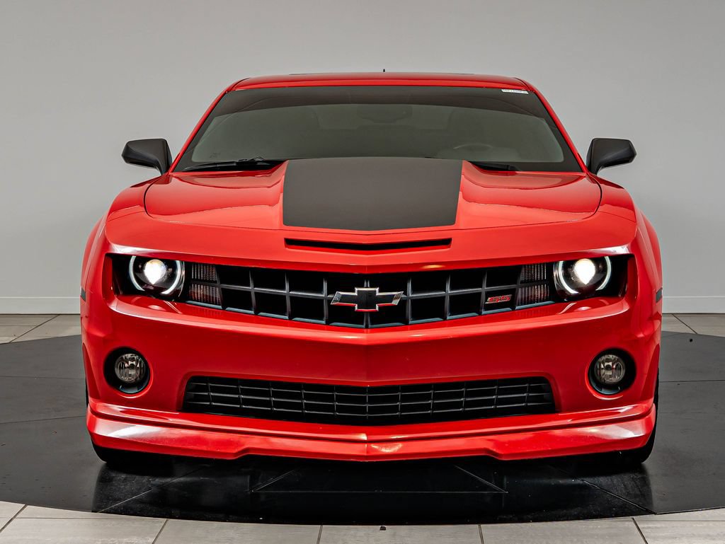 Used 2010 Chevrolet Camaro SS RWD image 2