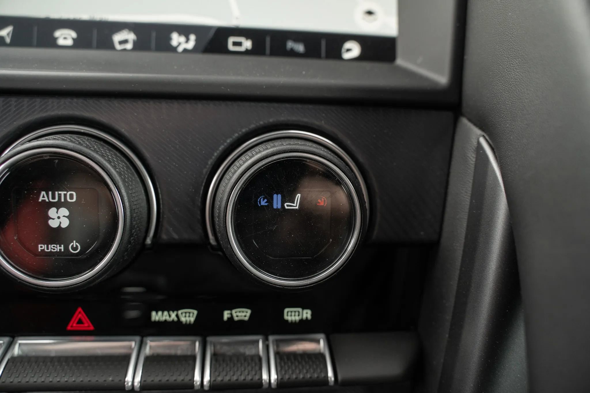 Used 2020 Jaguar F-TYPE R-Dynamic AWD/4WD image 33