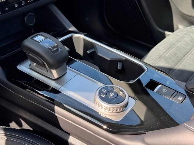 New 2025 Mitsubishi Outlander SE image 15