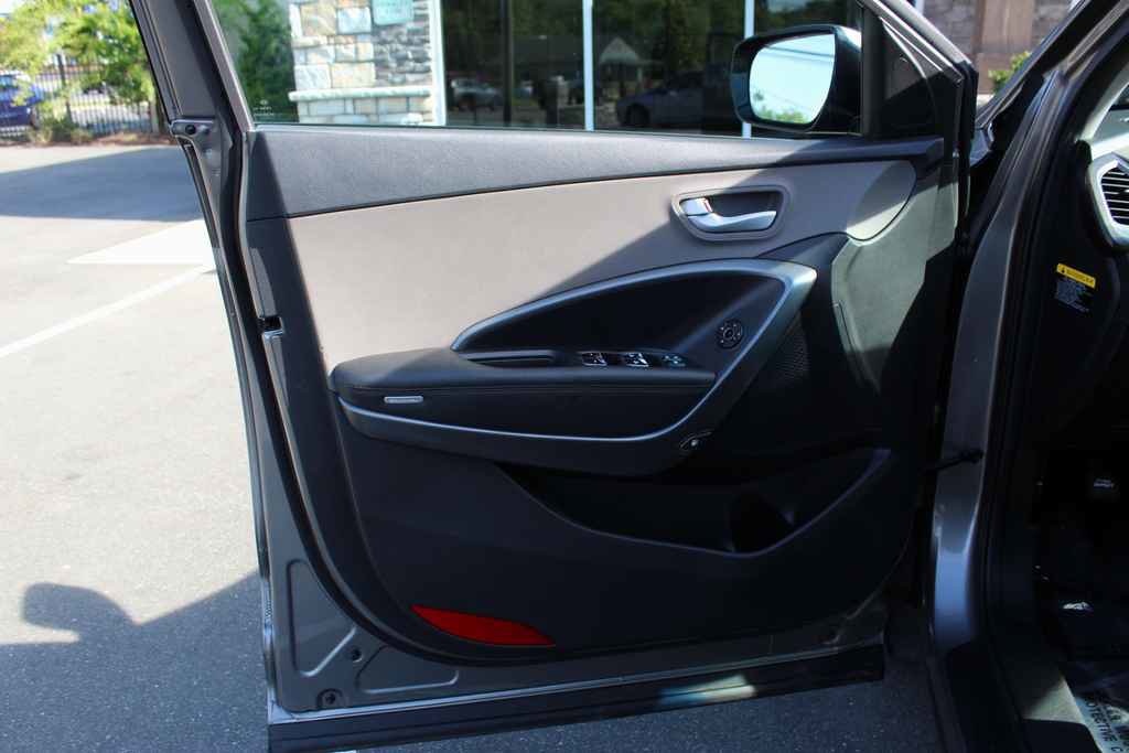 Used 2017 Hyundai Santa Fe Sport w/ 2.4L Value Package 06 FWD image 11
