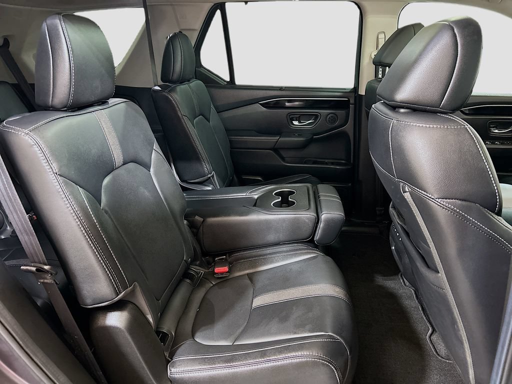 Used 2025 Honda Pilot Touring image 28