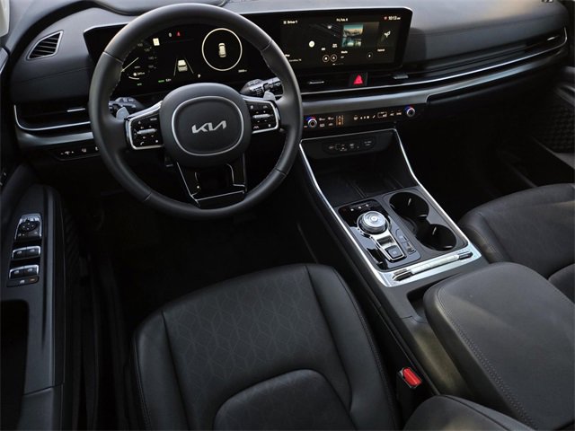 Certified 2025 Kia Carnival SX w/ SX Dark Edition Package image 19