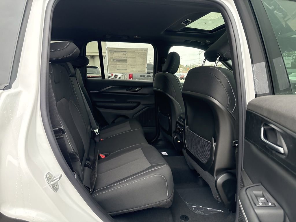 New 2026 Jeep Grand Cherokee Laredo image 26