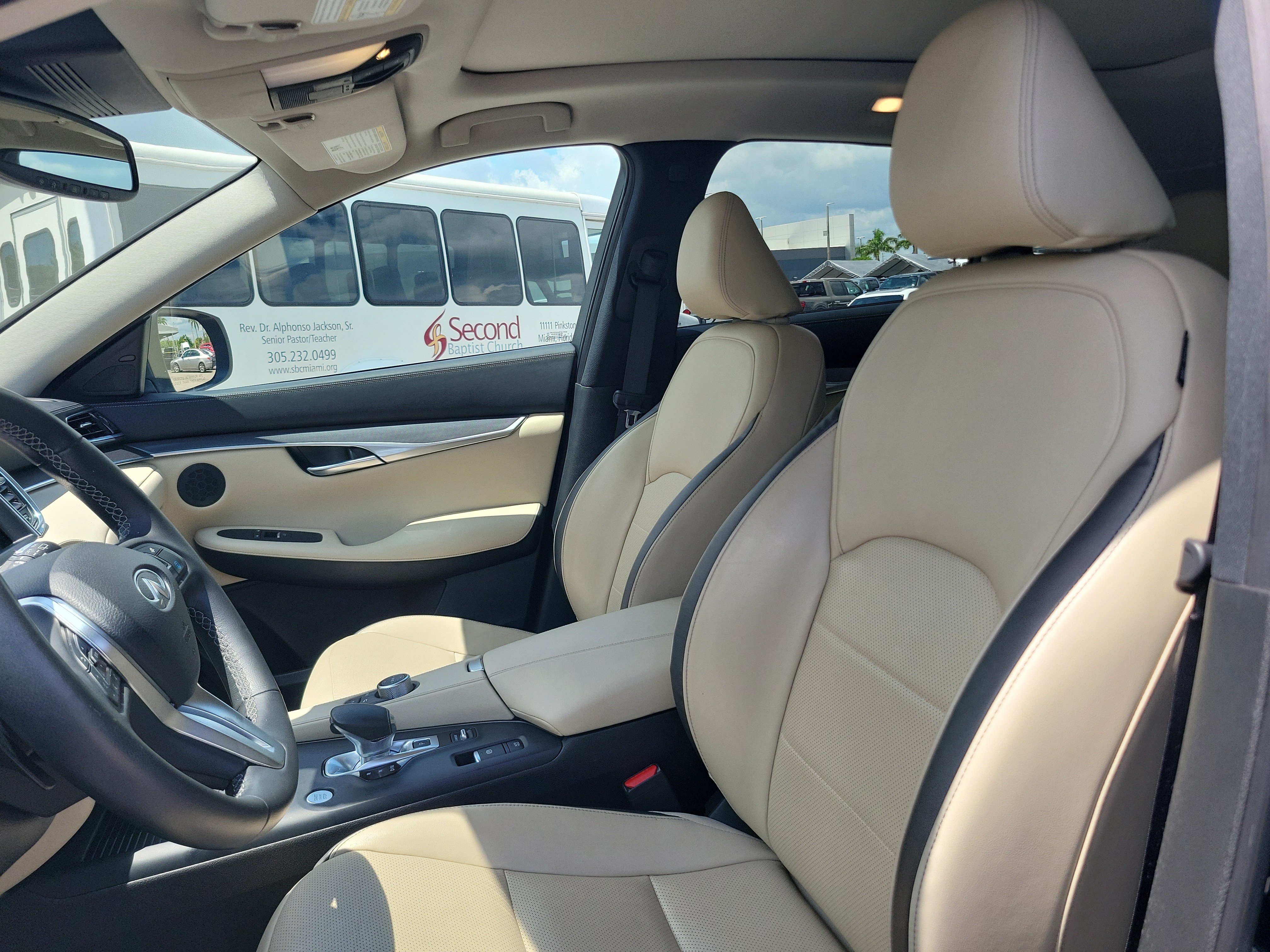 Used 2022 INFINITI QX50 Luxe FWD image 12