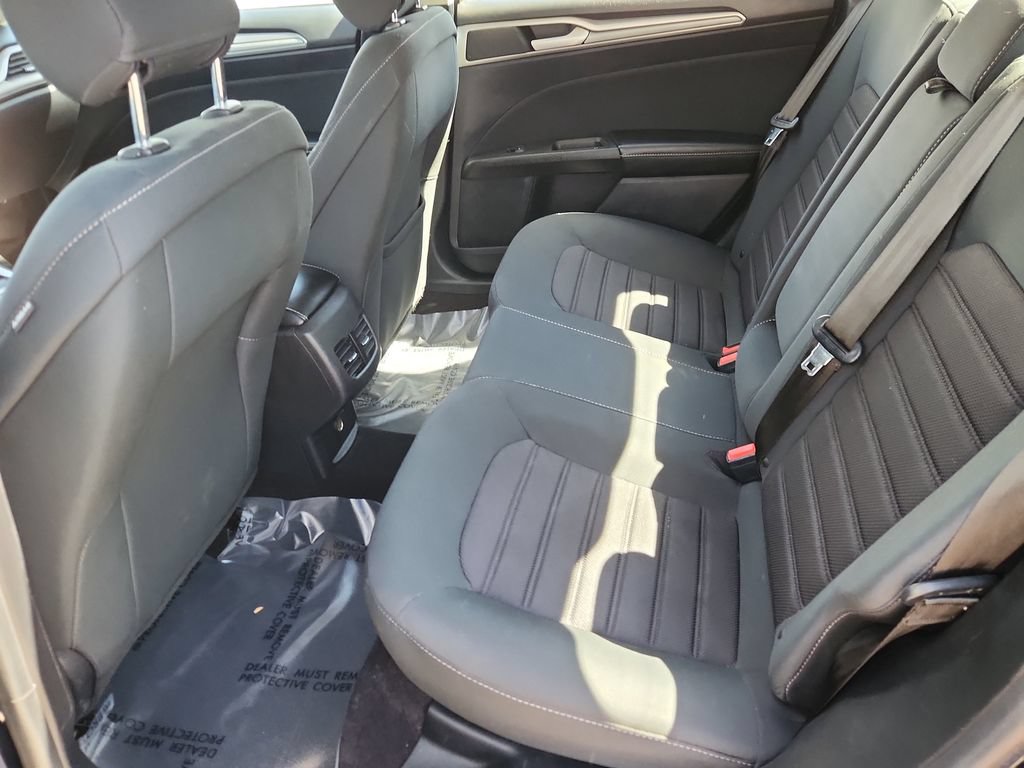 Used 2020 Ford Fusion SE FWD image 10