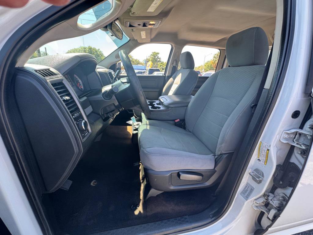 Used 2016 RAM 2500 Tradesman w/ Chrome Appearance Group image 16