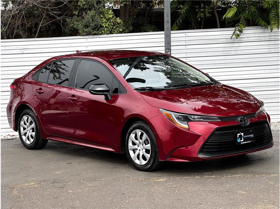 Used 2025 Toyota Corolla LE FWD image 6