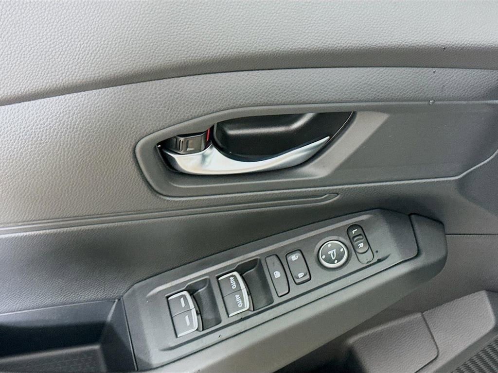 Certified 2025 Honda Accord LX image 21