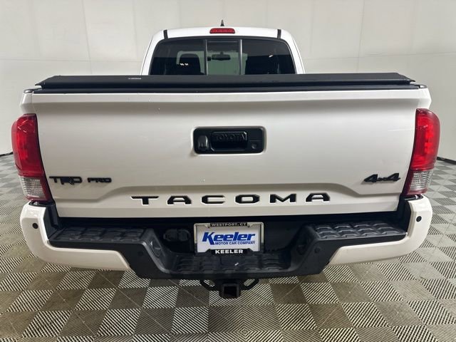Used 2016 Toyota Tacoma TRD Sport image 6