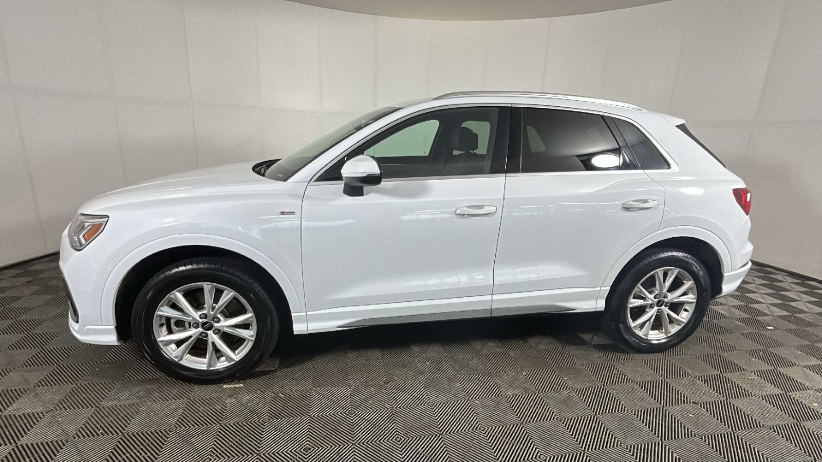 Used 2025 Audi Q3 2.0T Premium AWD/4WD image 5