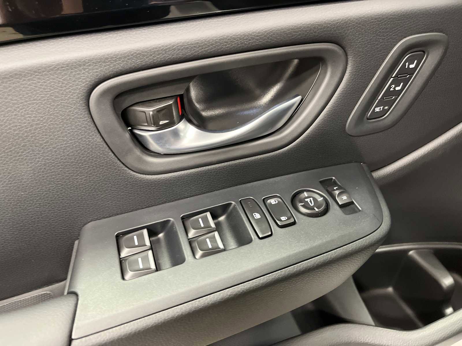 New 2025 Honda Pilot Touring image 12