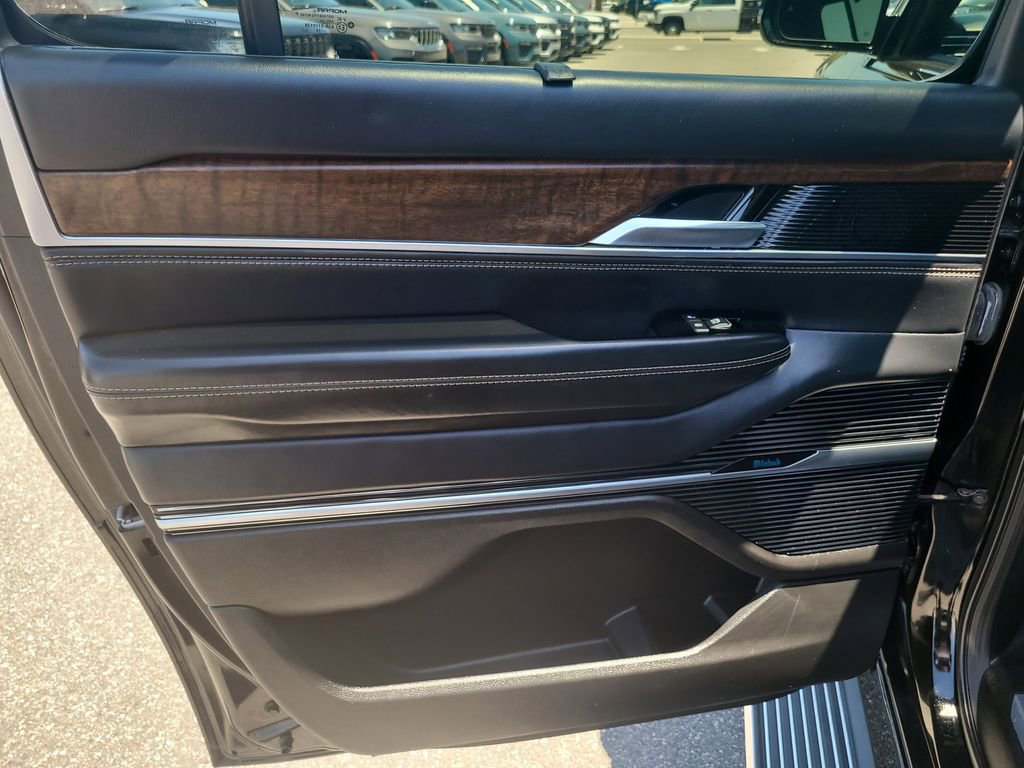 Used 2024 Jeep Grand Wagoneer L 4WD image 10