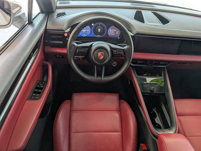 Used 2024 Porsche Macan 4 Electric image 9