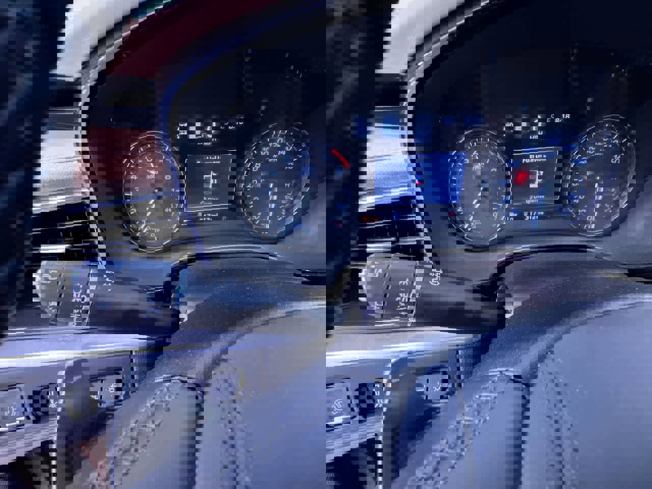 Used 2024 Cadillac XT6 Sport w/ Platinum Package image 18