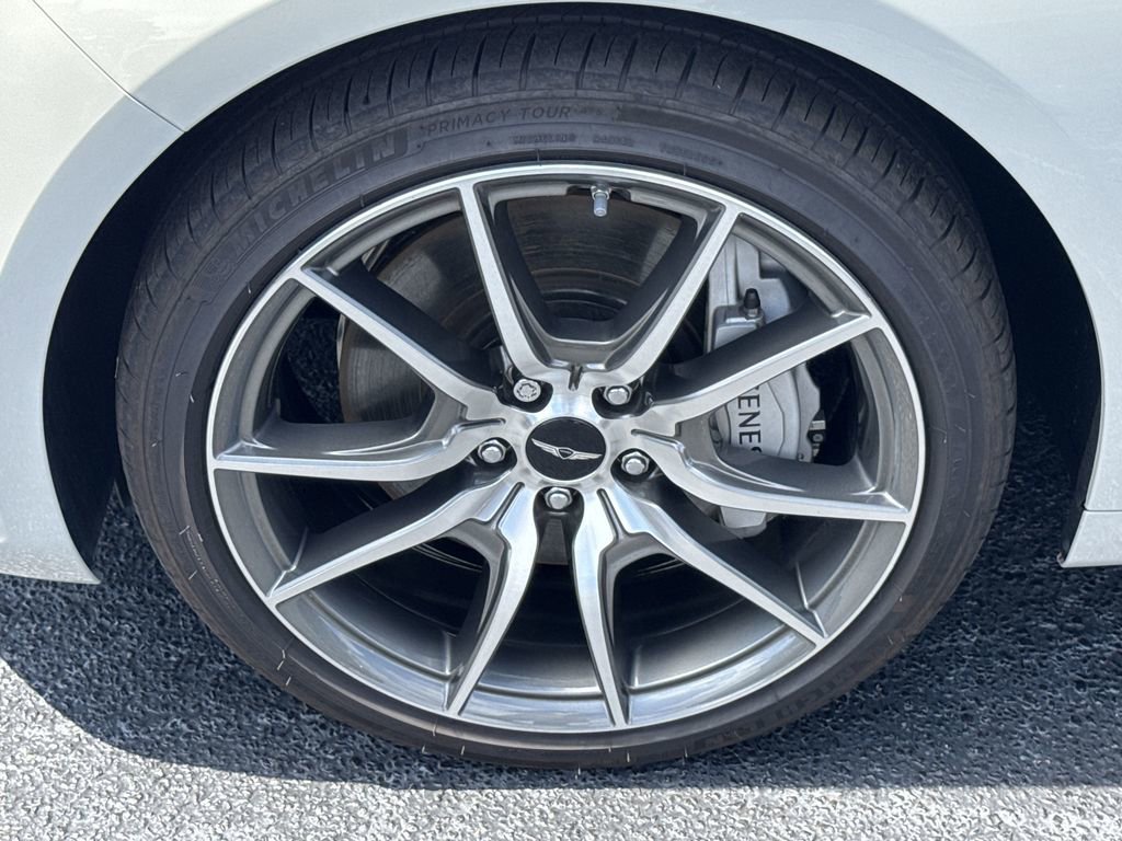 New 2025 Genesis G70 2.5T image 11