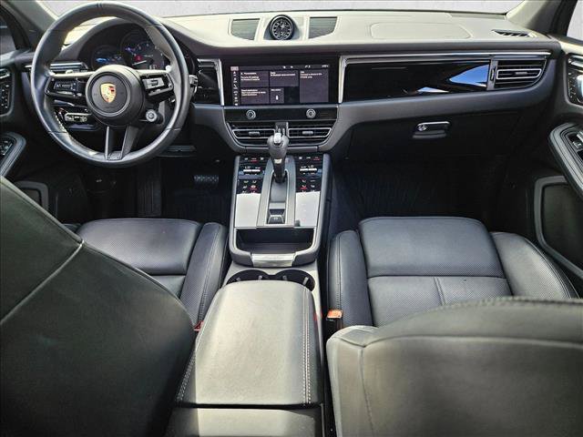 Used 2025 Porsche Macan Turbo AWD/4WD image 17